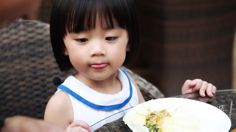 觅食迹 他用十年给女儿做不重样的早餐