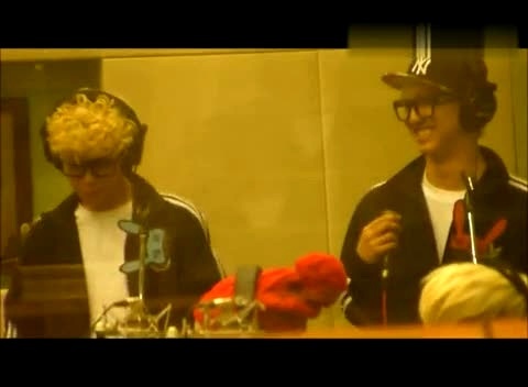 IU kiss&cry Never Give Up - Kiss The Radio饭拍版 12/02/20-B.A.P (BAP)
