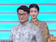 非你莫属 2024 华服时装秀美翻全场 企业家们试穿云肩爱不释手