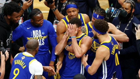 NBA热辣资讯 库里在获得FMVP之前季后赛已得到3570分 史上仅少于科比