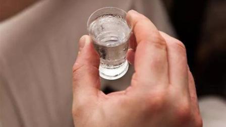 如果每天喝一杯白酒, 连续喝30天, 对身体会有什么影响?