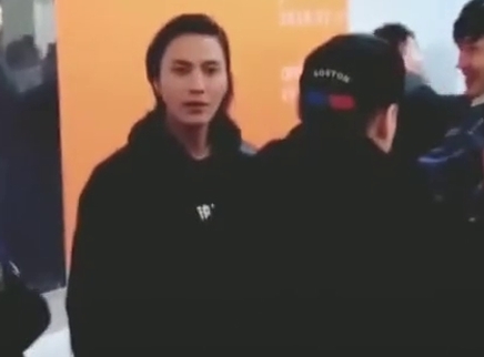 把陈坤叫成杨坤！笑cry！