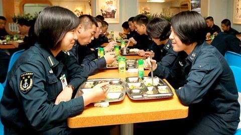 弹头军事 解放军退伍前的最后一餐