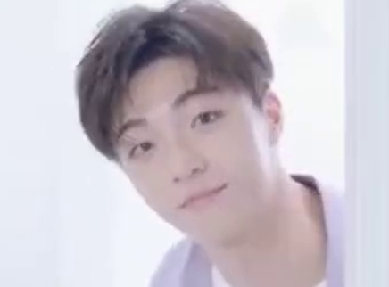 娱乐新鲜爆 陈立农甜笑的样子真的太苏了
