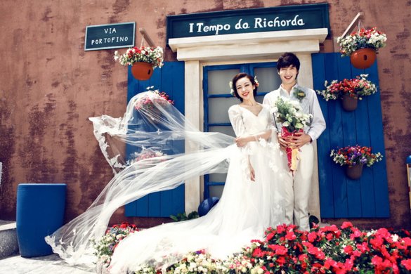 韩式风格婚纱摄影_韩式风格的婚纱照片(3)