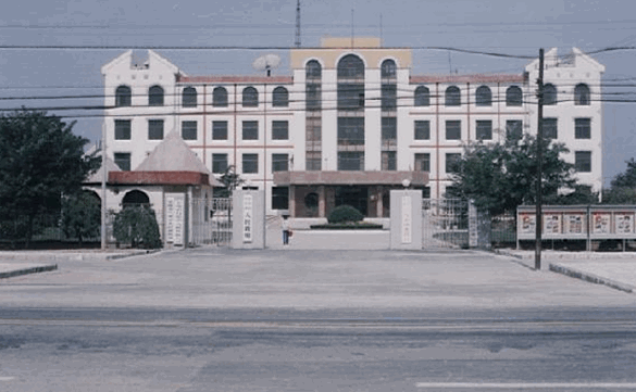 乡镇概况 万家镇属沿海开放城市青岛地区平度市所辖,位于平度市南25