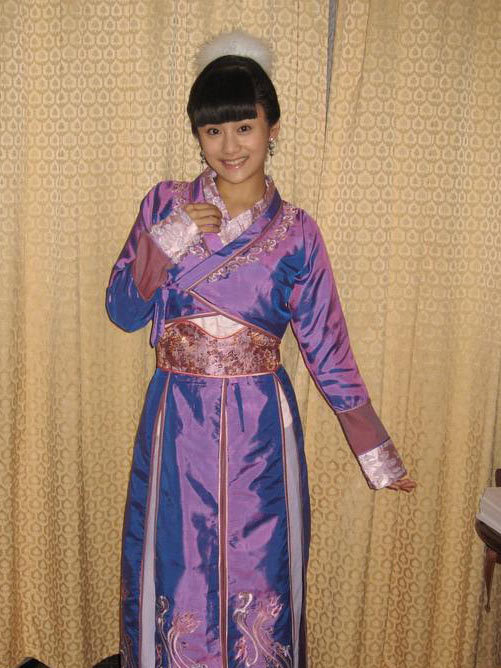 出身沐王府     后来因天地会与沐王府发生误会,被天地会的英雄钱老本