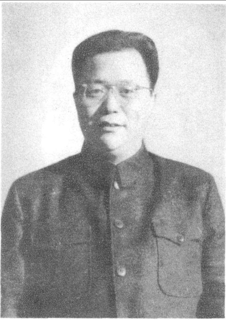 1935年到北平,后考入北京大学数学系.