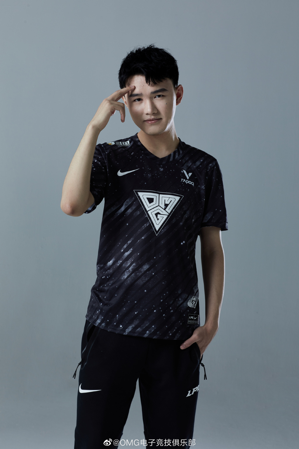 部分战队更新定妆照 你最喜欢哪一个选手的动作呢?