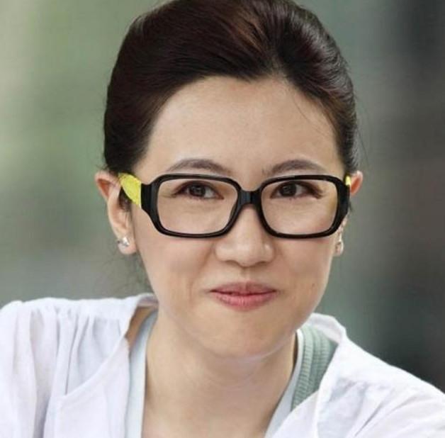 宋丹丹准儿媳曝光,网友:看模样,巴图给自己找了个姨