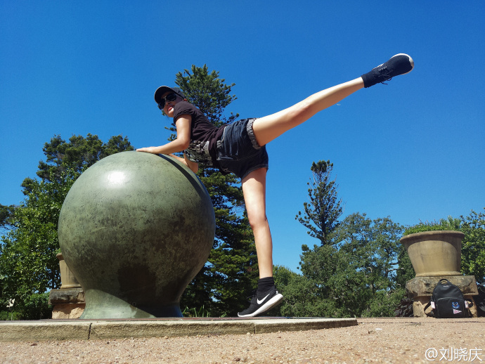 刘晓庆清凉健身赛少女 网友:这腿抬出新高度