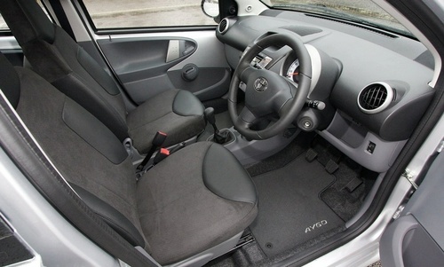 丰田aygo白金版内饰