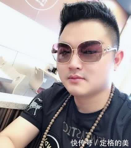 快手高迪还是输了!开直播直言退给徐婕10w,网友:还是斗不过!