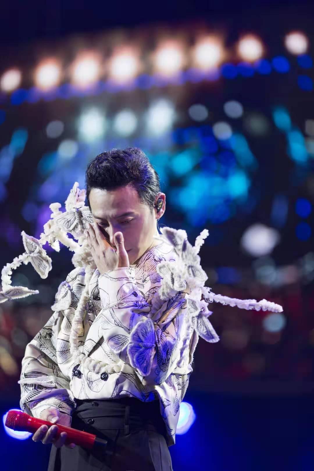 陈志朋半生缘演唱会首站圆满落幕 劲歌金曲追哥现身燃爆山城