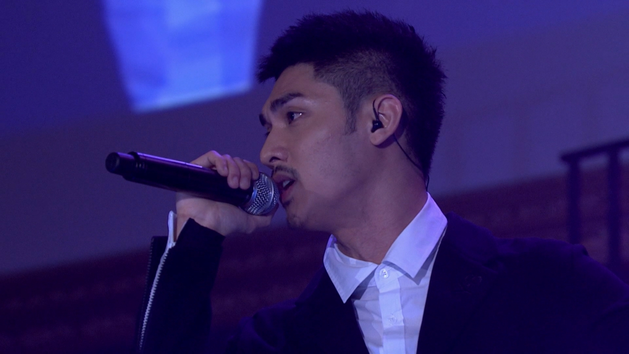 关楚耀唱《心跳呼吸正常》,有思念味道,张国荣原唱的歌曲