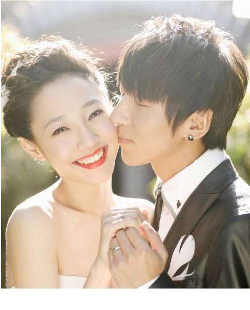 前不久胡海泉被爆出轨, 现在白百合证明与陈羽凡离婚.