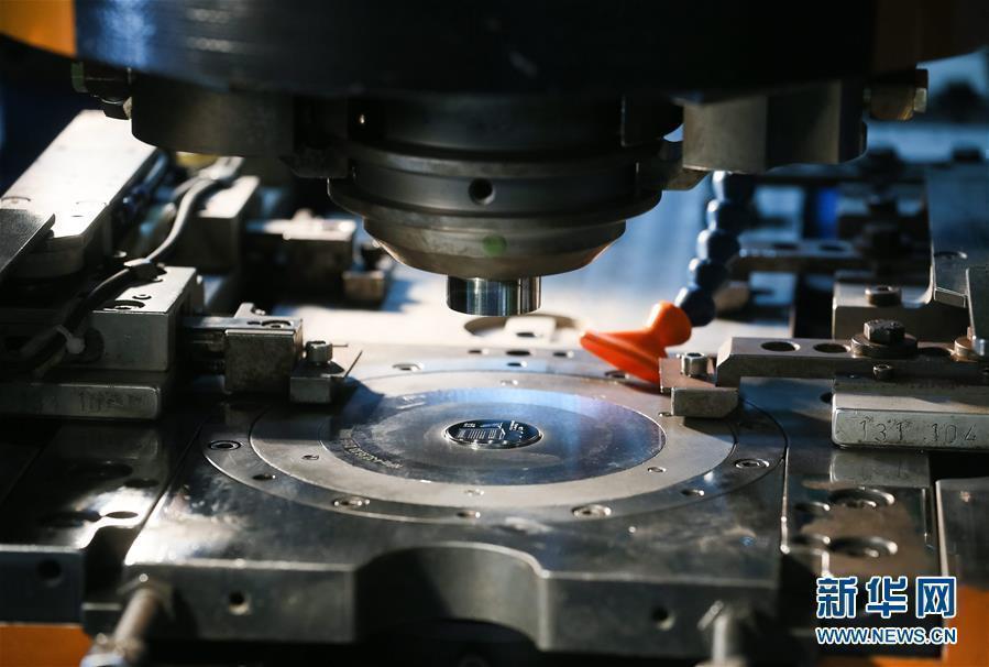 探访波兰铸币厂 外国货币怎么生产?