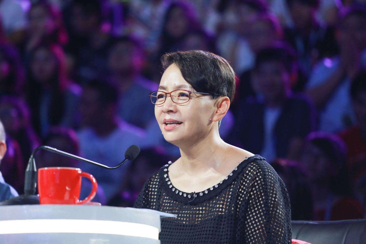 宋丹丹因继女获奖开心得睡不着觉,两人关系好似亲母女