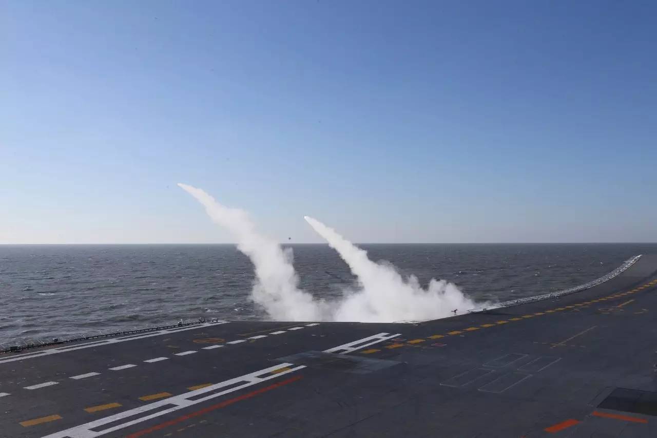 参演兵力主要来自航母编队和北海舰队,演习在渤海某海域展开.