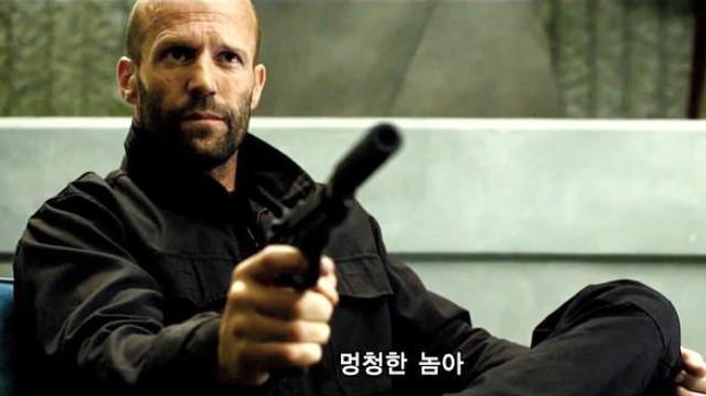  b>机械师2复活 /b>:杰森斯坦森一人闯入军事禁区,就为杀个痛快