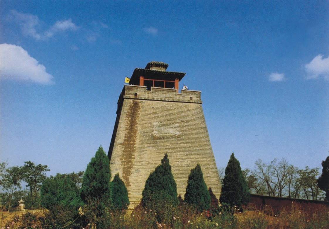 烽火戏诸侯,指西周时周幽王,为褒姒一笑,点燃了烽火台,戏弄了诸侯.