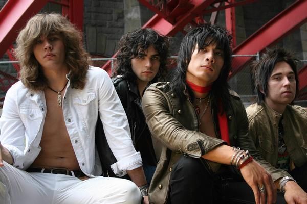 wwe中jeff hardy的出场曲是谁唱的