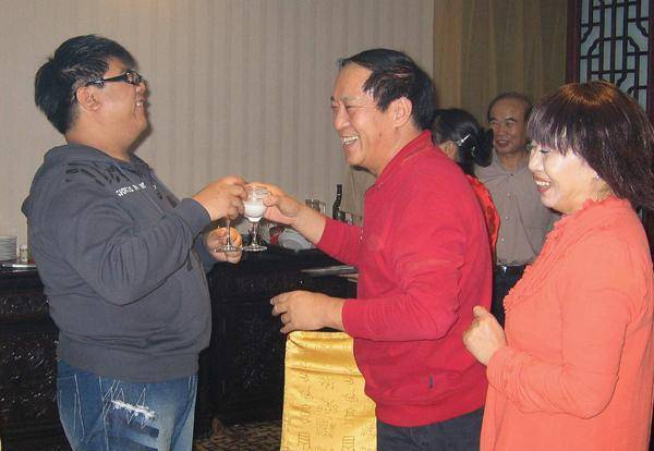 2000年12月29日,著名相声演员牛群正式到安徽省蒙城县当上了副县长"