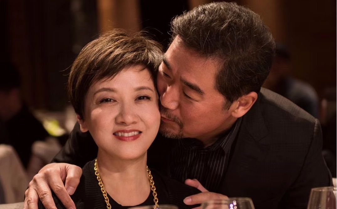 比如邓婕,众所周知邓婕和张国立是一对儿,但是没想到吧,张国立和邓婕