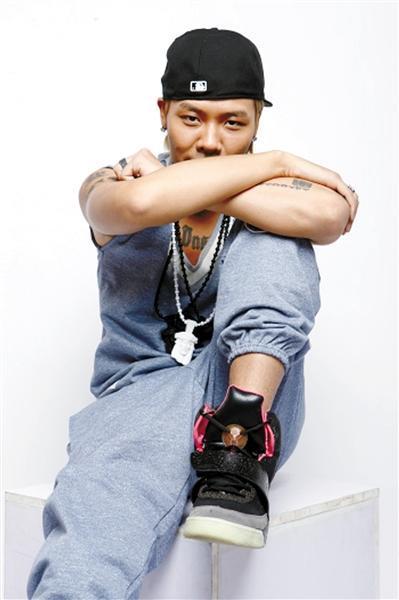 2013年中国好声音唱跟着感觉走的李秋泽是咱们天津的